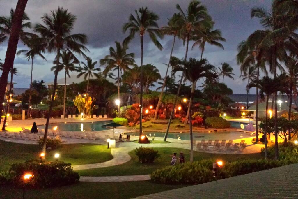 View from the lanai as the sun sets. Time for champagne?