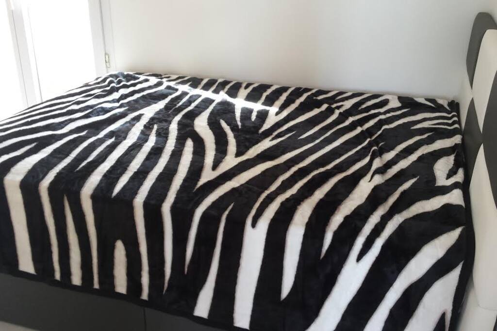 Chambre séparée avec lit double