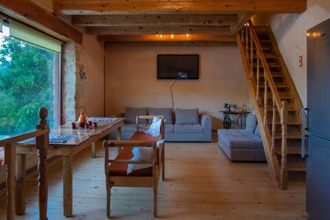Popular Airbnb listing: villa archontiko Sfakia in Δήμος Σφακίων