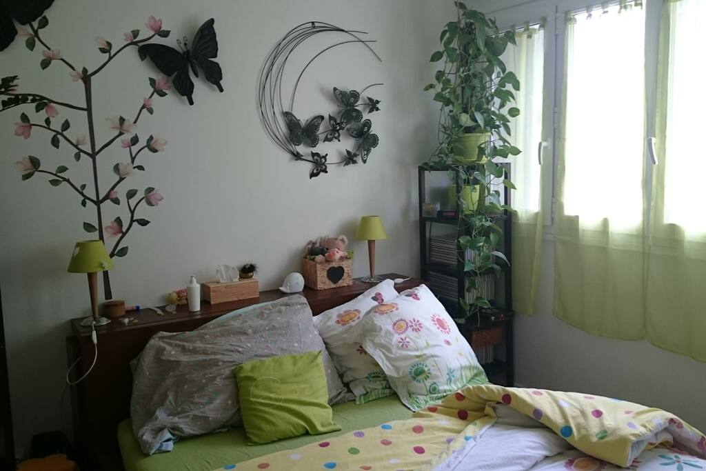 la chambre avec lit (160/190)