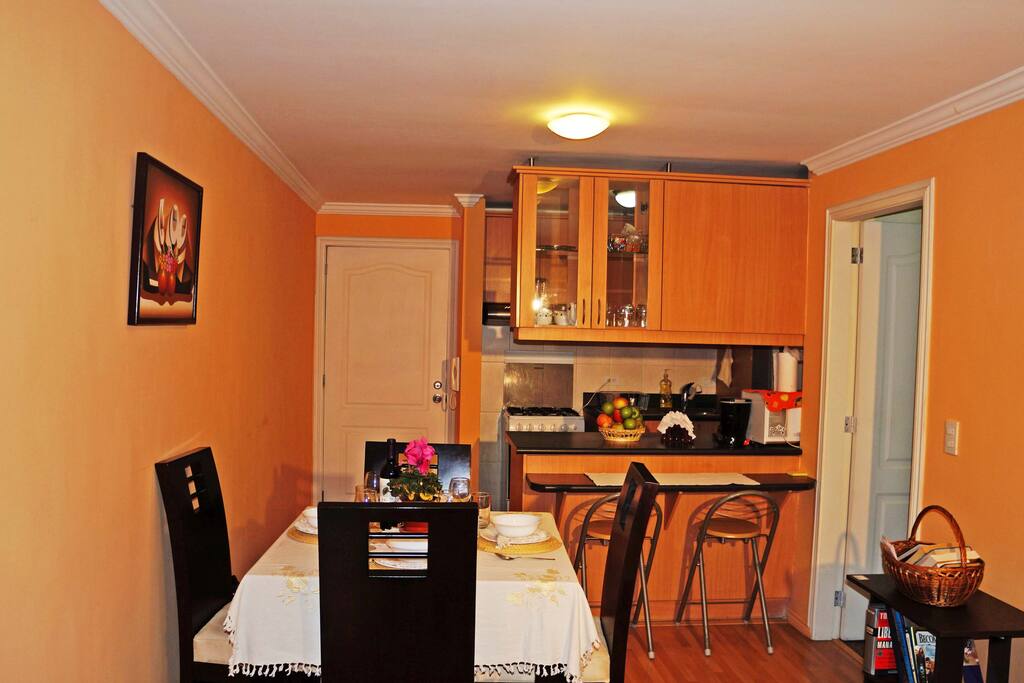 sala comedor y cocina.