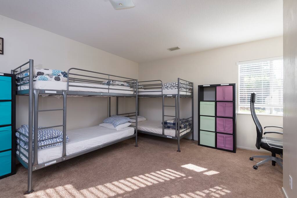 Large, sunny rooms