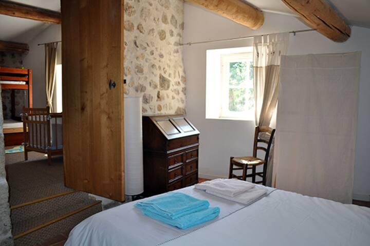 غرفة النوم 2