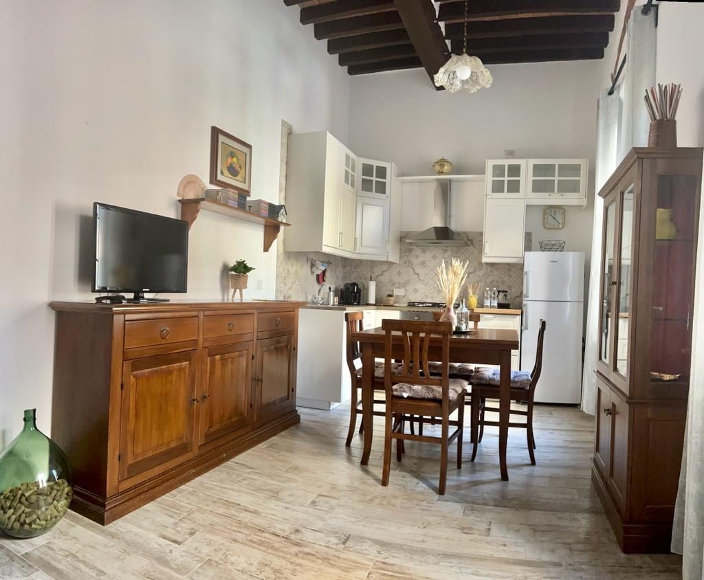 Annuncio Airbnb popolare: La Casa degli Artisti, very central apartment a Montepulciano