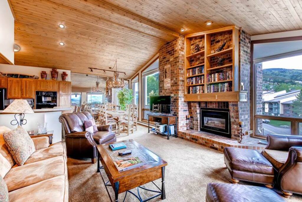 Couch,Furniture,Fireplace,Hearth,Indoors