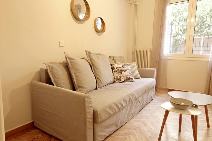 Super Comfy Modern Flat in Kolonaki area gallery image 3