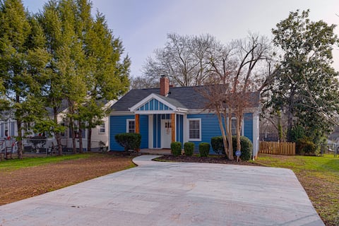 Charming 2BR with Fireplace, Pets, Close to Furman