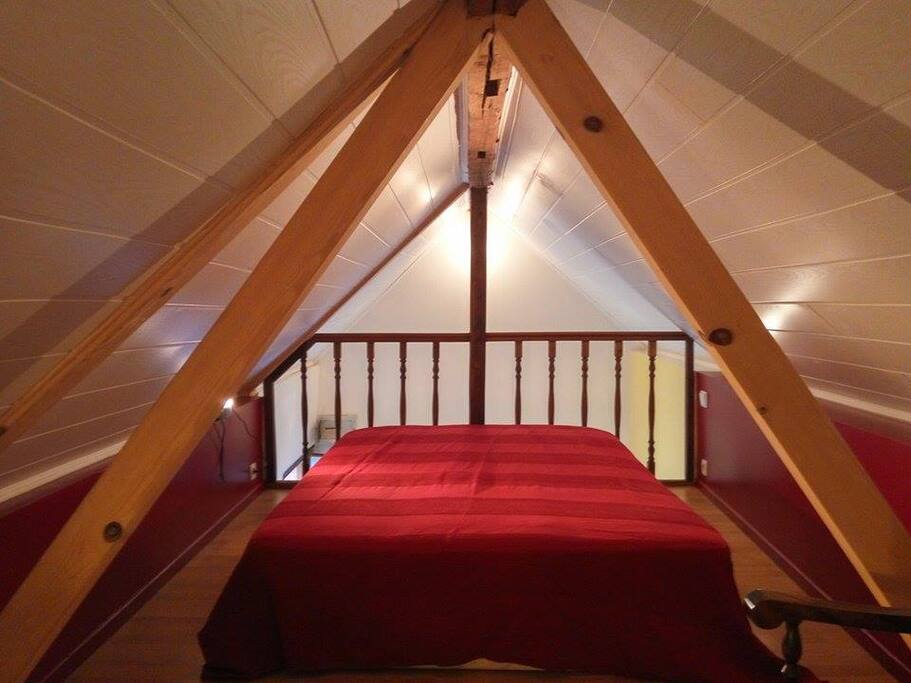 chambre à l'étage avec petit patio
