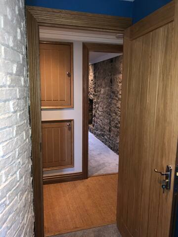 Top Royal Mile Old Town 2 Bedroom gallery image 5