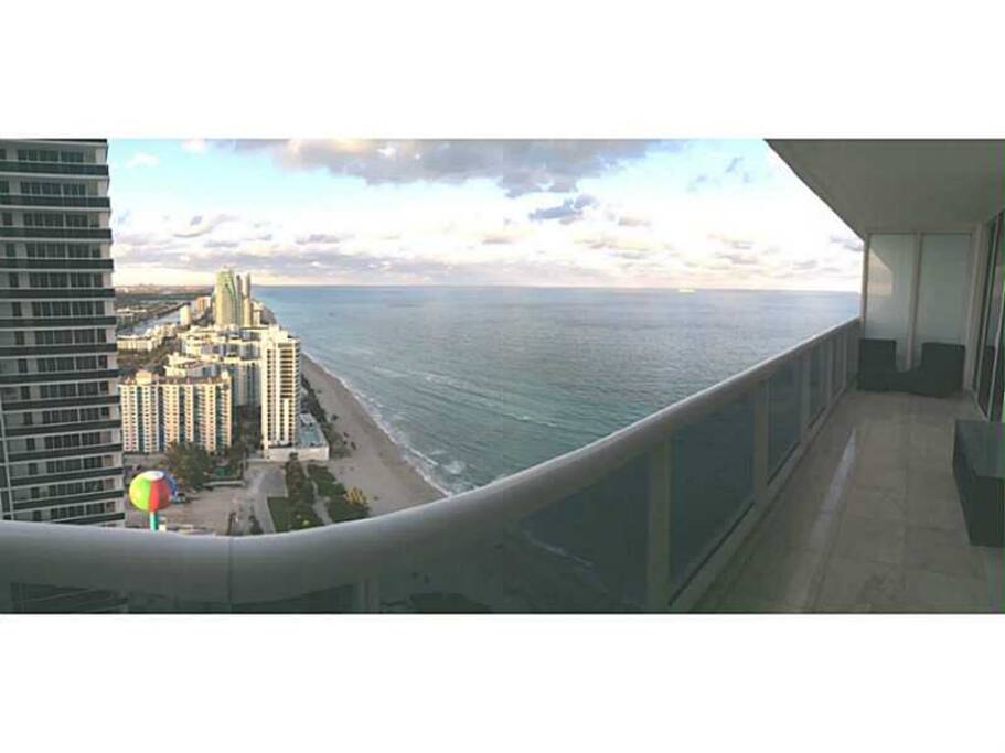 Great View Atlantic Ocean and Inter-Coastal from 38 floor
