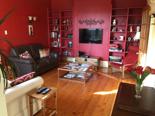 1300 square ft flat, old charm with modern living