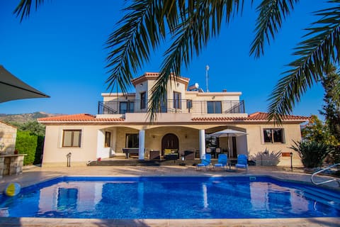 GEORGIA LUXURY FRONT BEACH VILLA
