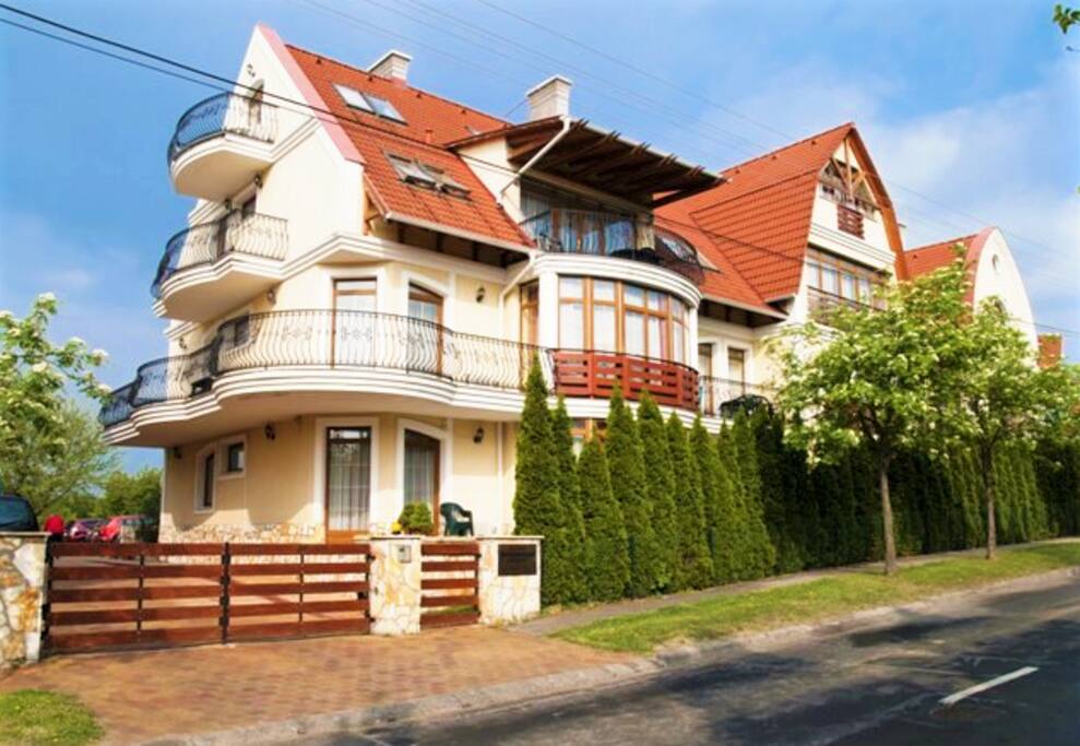 The Club Unicum Apartment Complex (Front Entrance)