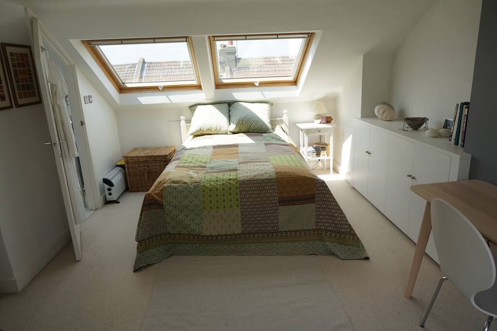 spacious and quiet bedroom