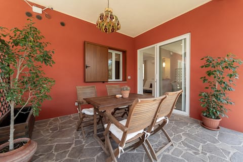 Apartment in villa big garden BBQ