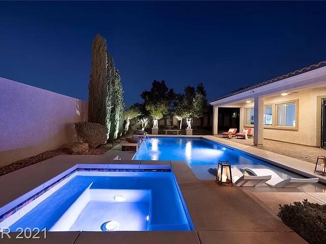 #37 Luxurious Mansion Glamorous Pool & Spa gallery image 4