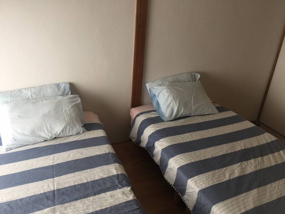 Comfortable single beds