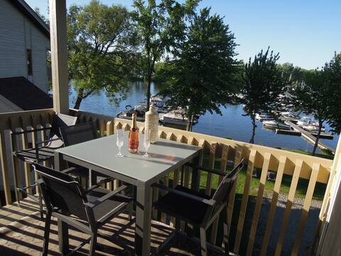 Condo Magog, distance walk from city center,