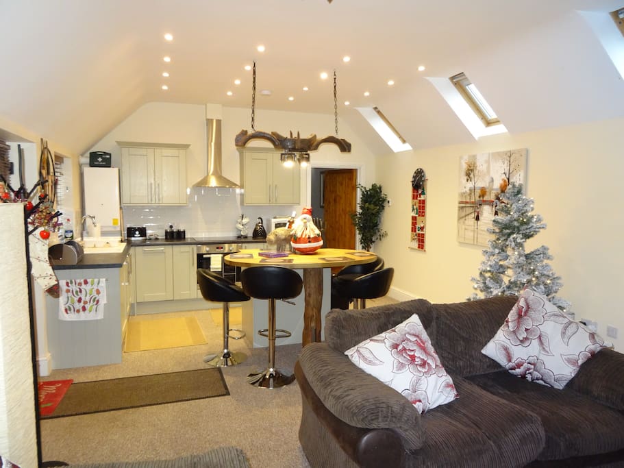 Kitchen/lounge