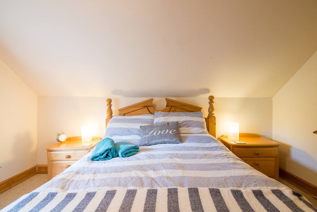 Wake up in the comfort of your double bed in the Derbyshire countryside