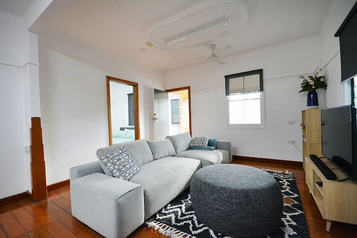 Location & Space!! Charming New Farm Queenslander gallery image 2