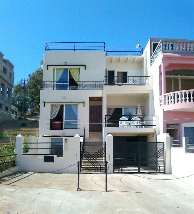 Maison - Duplex = RDC + 1er étage