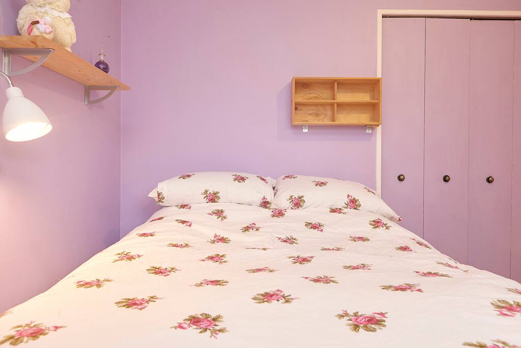 A comfy double bed.