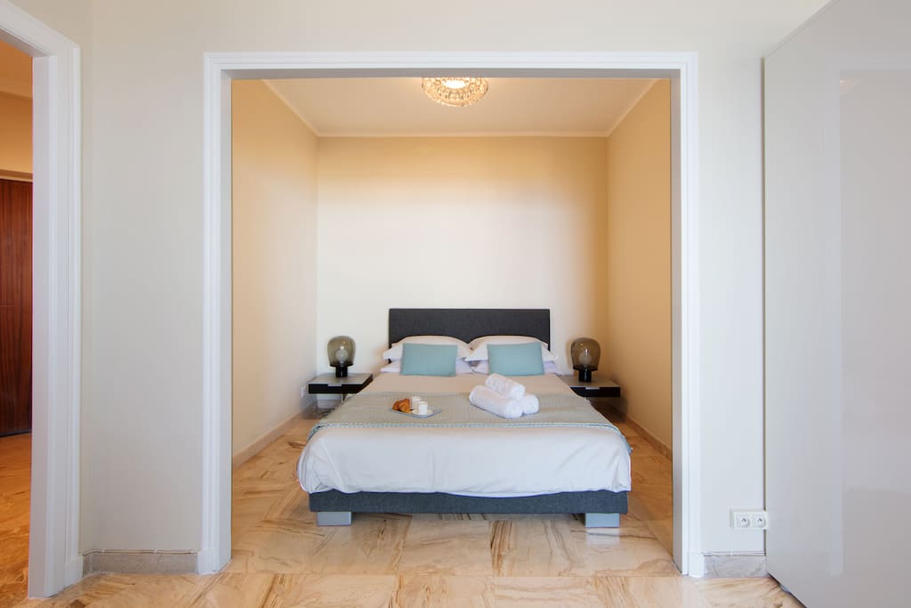 bedroom alcove