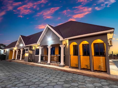 Entire flat/Breakfast/Wi-FI/Netflix/Free Parking/