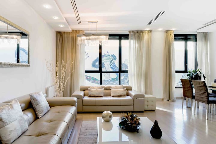 Modern Apartment Next to the Duomo