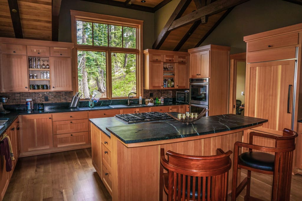 Gourmet kitchen
