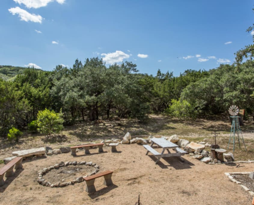 Whole property surrounded by trees giving a cozy/secluded touch.