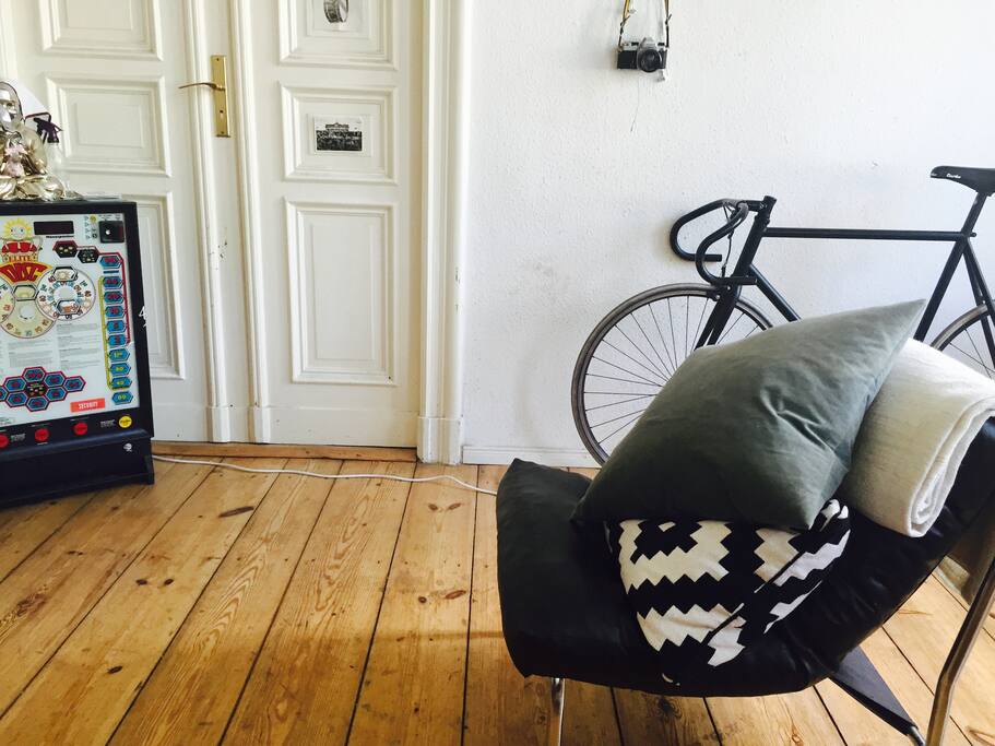 Big COZY and SUNNY Room in Berlin Center **next to Volkspark Friedrichshain**