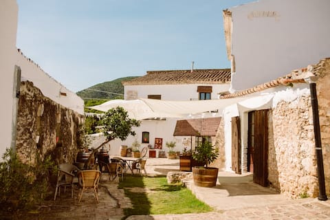 Gran Masia Mediterranea Can Ramonet
