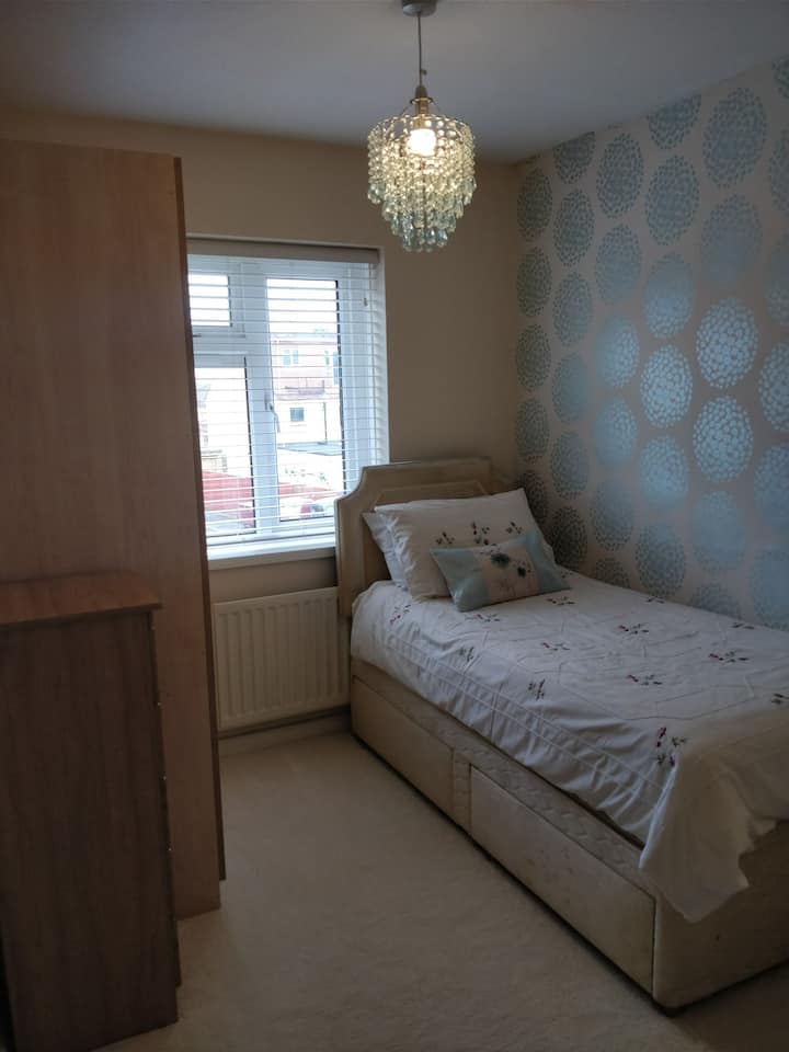 Single room near QA Hospital Houses for Rent in Cosham, England