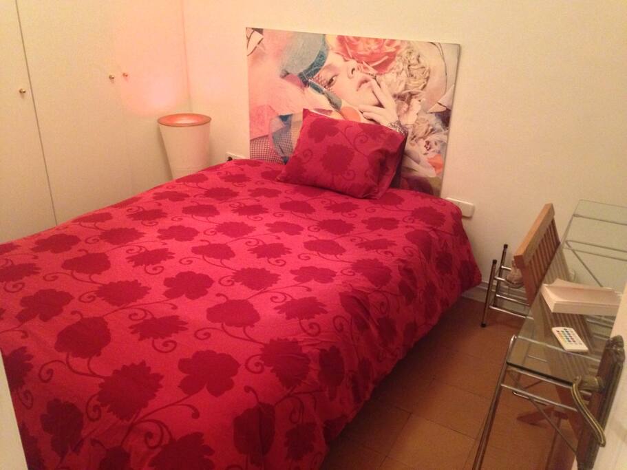 Cozy room. There's a led light. You can change the colors if you want too :)