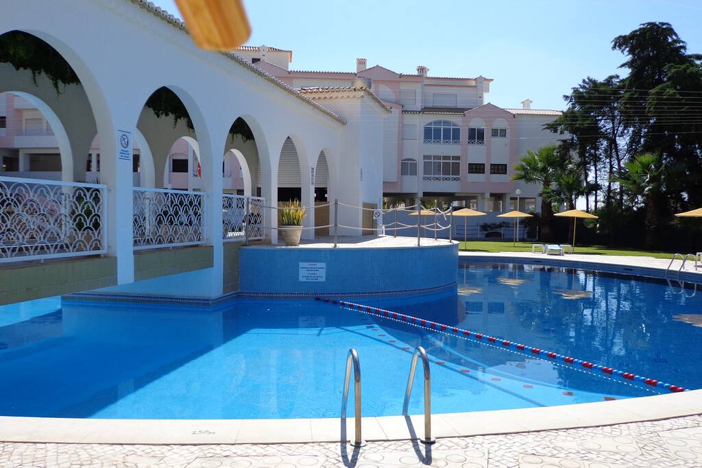 Piscina de adultos com 3m de prfundidade