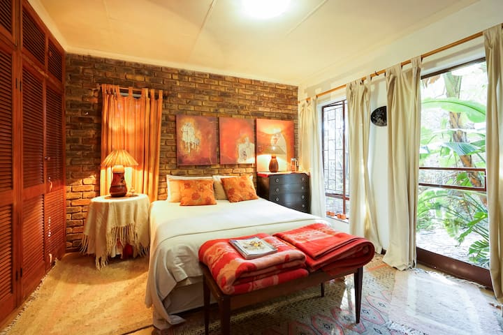 Faerie Glen Residence (private room & bathroom)