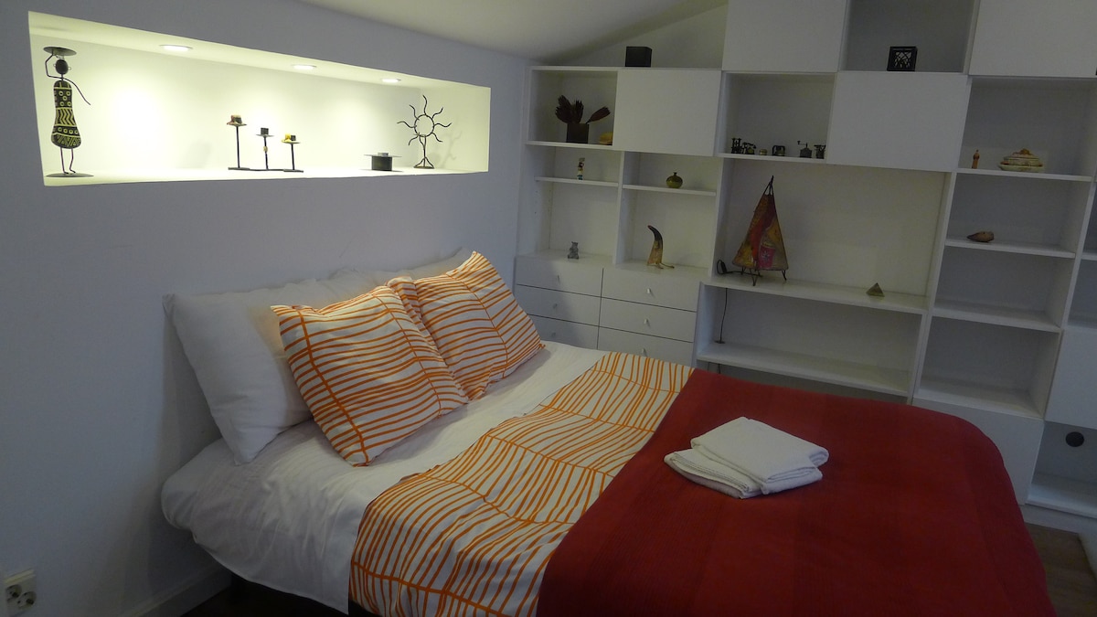 3e chambre/ 2e salon (au 2e étage)