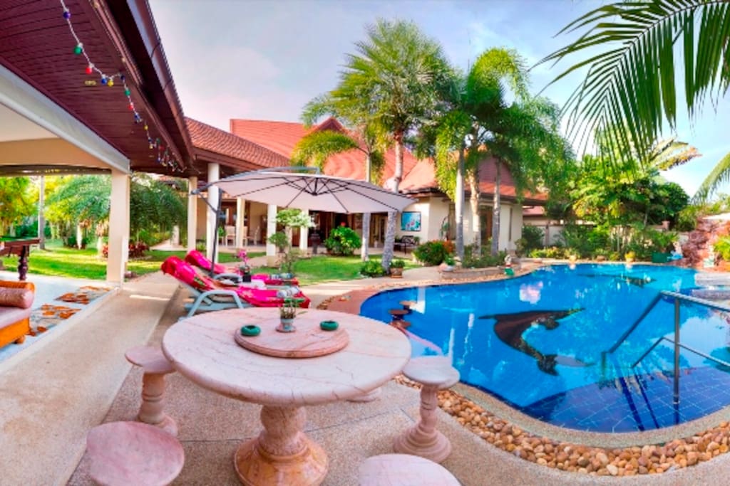 Stunning View of this Luxury Villa of the tropical Garden and Swimming pool.