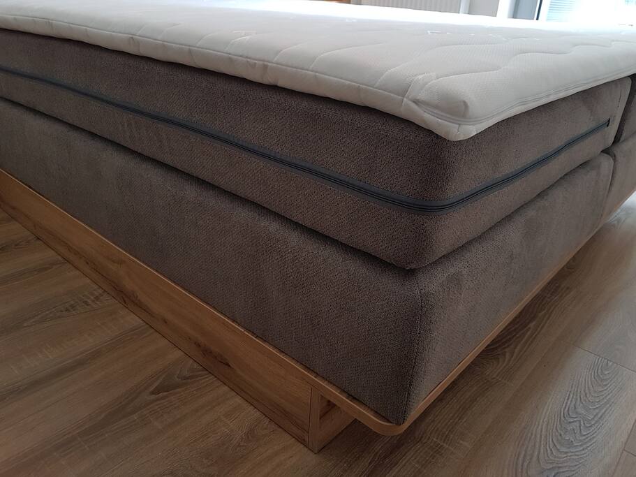 Box spring bed