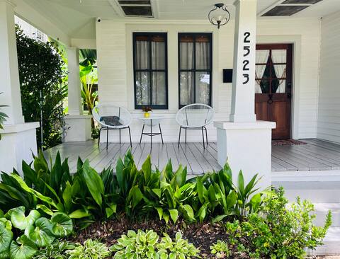 Historic Hundred Oaks Bungalow