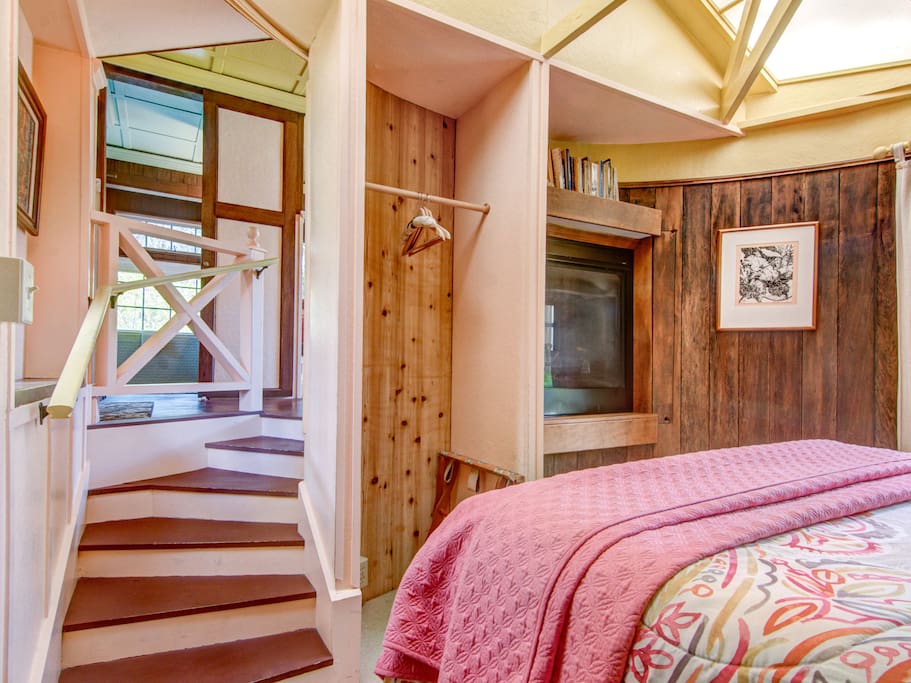 Cottage 44-Bedroom with wrap around stairs