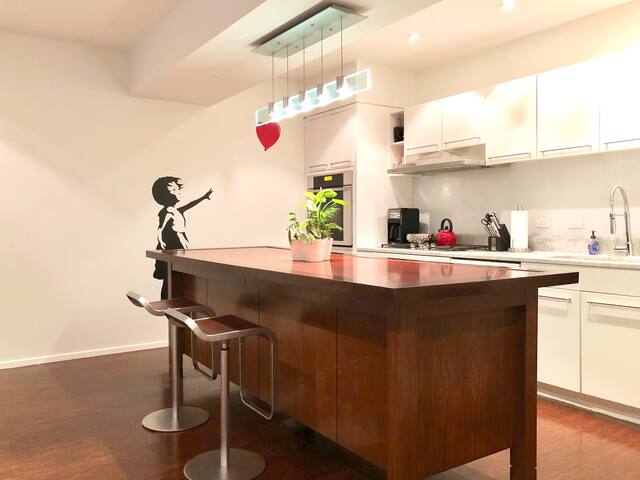 Designer Chelsea Loft: 2 bed, 2 bath: $9500/month gallery image 4