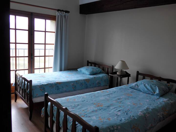 La habitación con dos camas