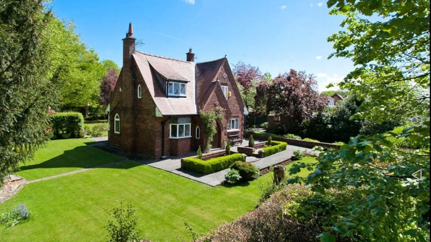 Woodlands, Garstang
