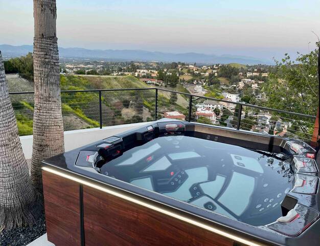 Modern Oasis in the Hills: Saltwater pool + Spa gallery image 4