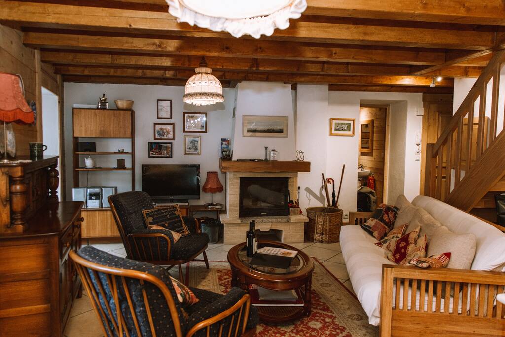 Lounge and fireplace