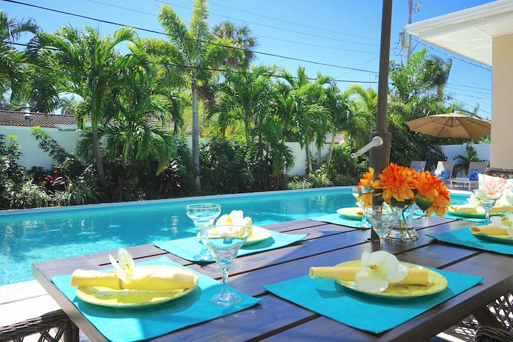 RENT LUXE 5 STAR 40×20 HEATED POOL STEPS 2 BEACH! gallery image 2