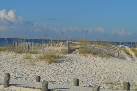 Family Friendly - 2BR/2BA Condo Steps from BEACH